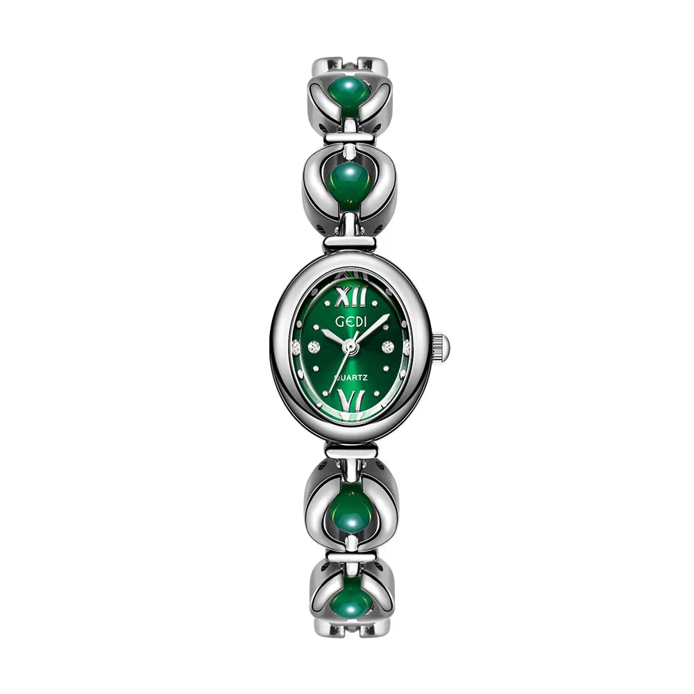 Minimalist Gold Women’s Bracelet Watch – 2025 Collection