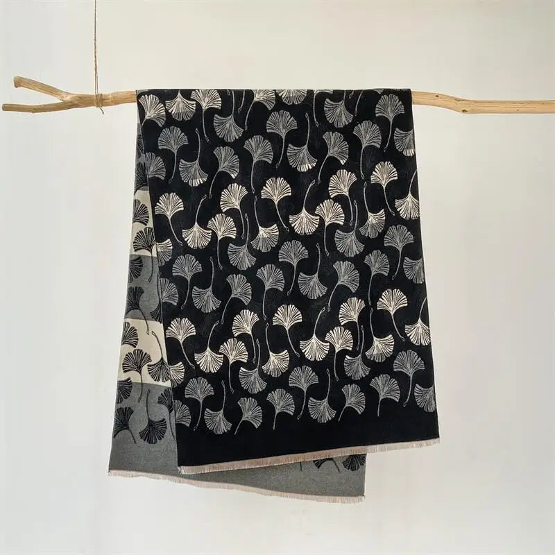 Elegant Ginkgo Leaf Winter Scarf – Autumn/Winter 2025