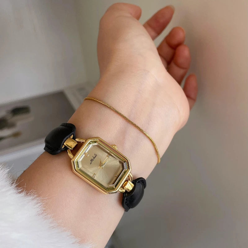 Retro French Quartz Watch – 2025 Collection