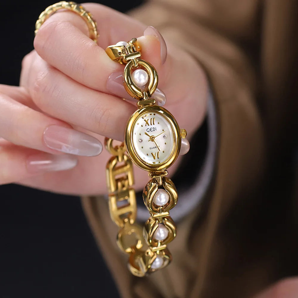 Minimalist Gold Women’s Bracelet Watch – 2025 Collection