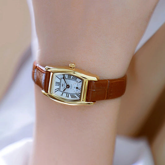 Retro Roman Dial Square Bracelet Watch – 2025 Collection