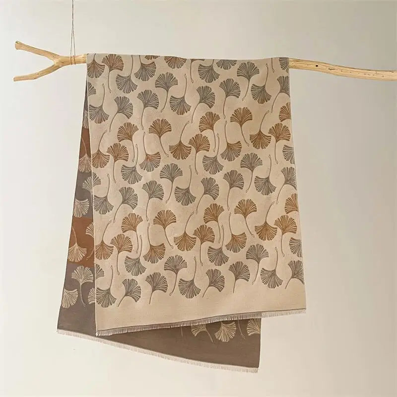 Elegant Ginkgo Leaf Winter Scarf – Autumn/Winter 2025