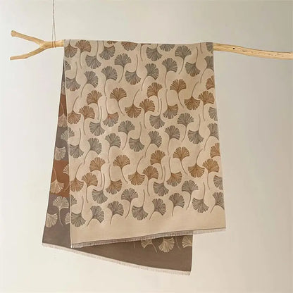 Elegant Ginkgo Leaf Winter Scarf – Autumn/Winter 2025