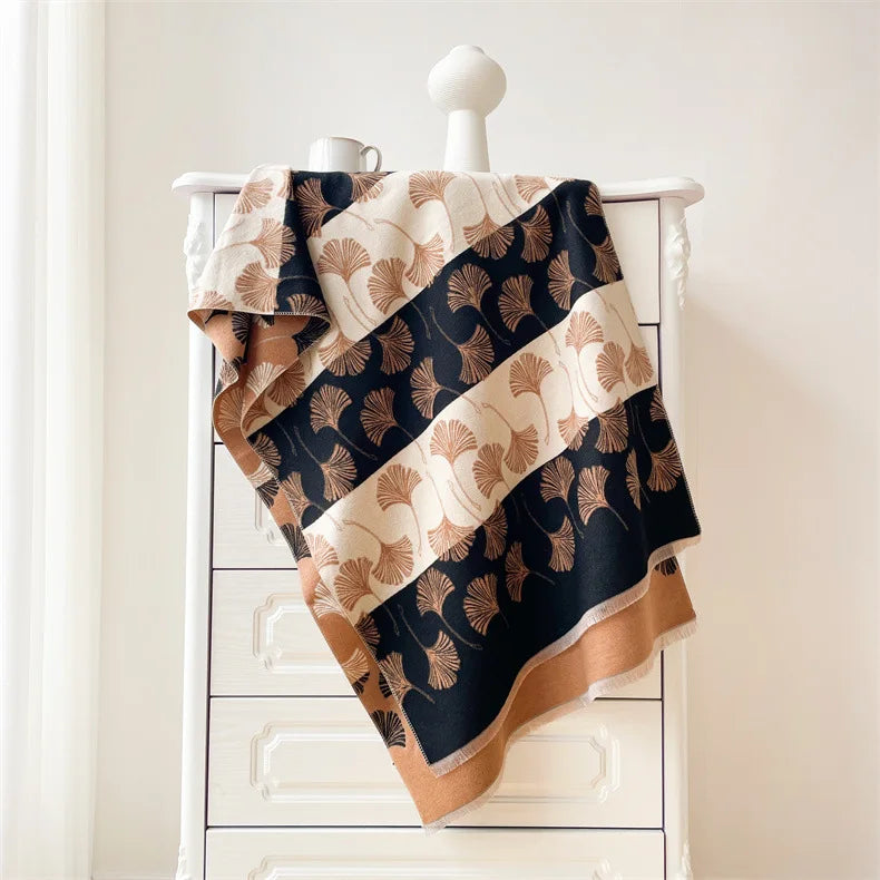 Elegant Ginkgo Leaf Winter Scarf – Autumn/Winter 2025