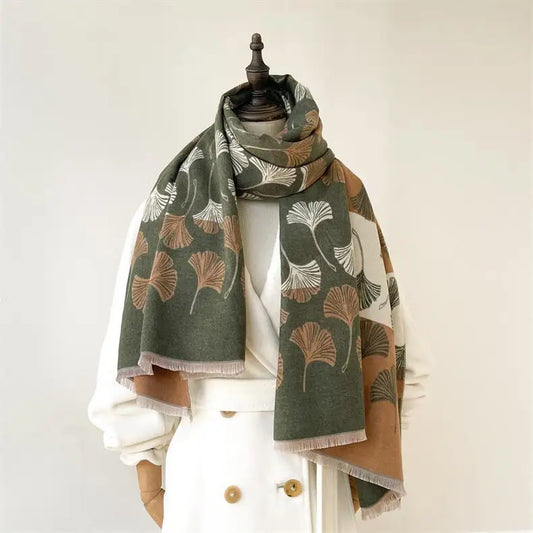 Elegant Ginkgo Leaf Winter Scarf – Autumn/Winter 2025