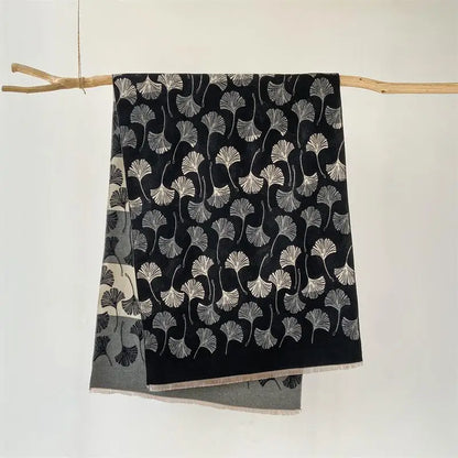 Elegant Ginkgo Leaf Winter Scarf – Autumn/Winter 2025