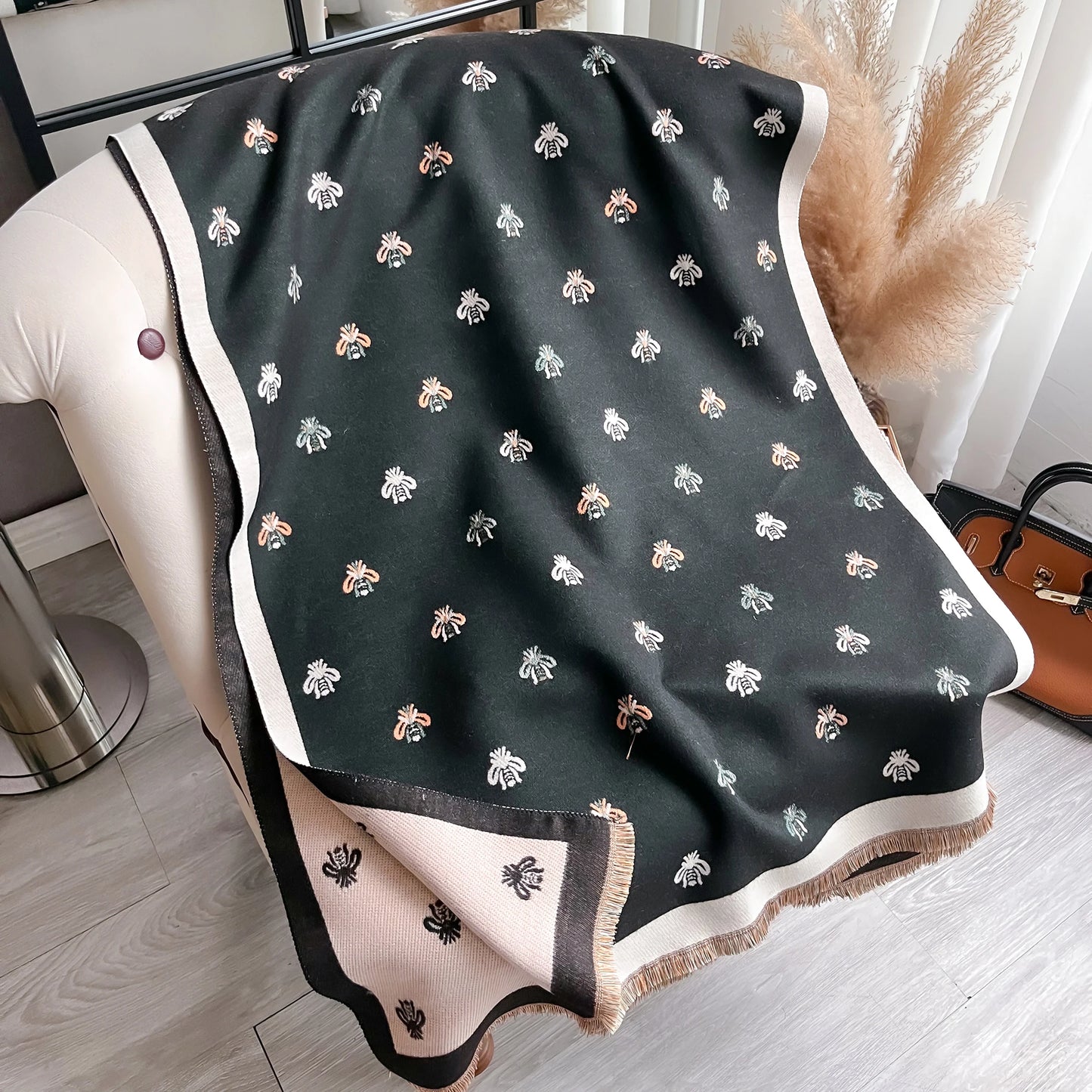 Luxury Bees Jacquard Winter Scarf – Winter 2025